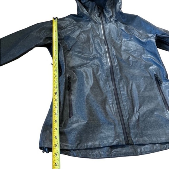 Columbia Titanium Lightweight Hardshell Jacket Size Small - Picture 9 of 9